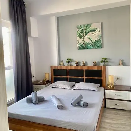 Grey Ultracentral Old Town Bucarest