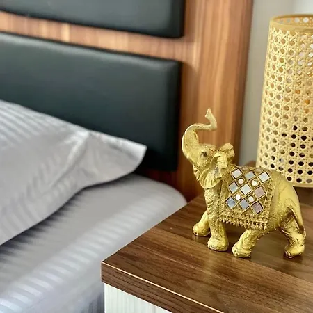 Апартаменты Grey Ultracentral Old Town Бухарест