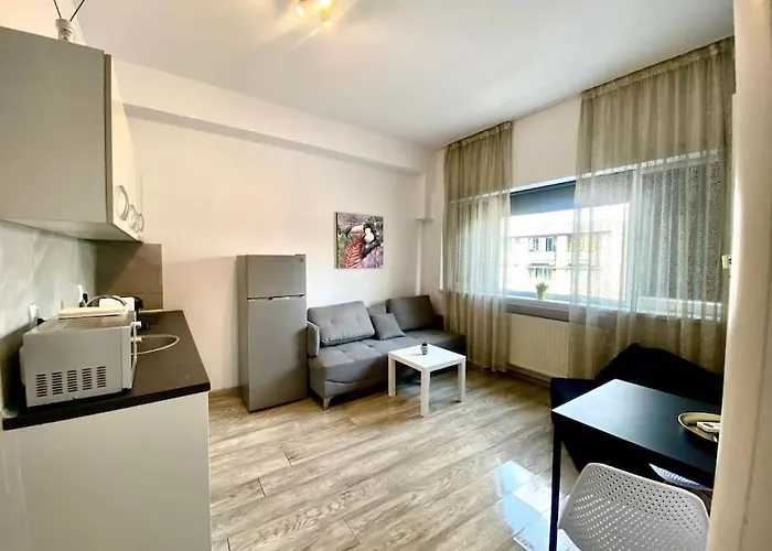 Grey Ultracentral Old Town