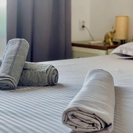 Grey Ultracentral Old Town